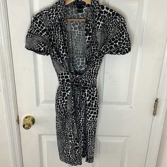 INC International Concepts Black & White Animal Print Belt Shirt Dress Stretch 6 - Picture 3 of 5